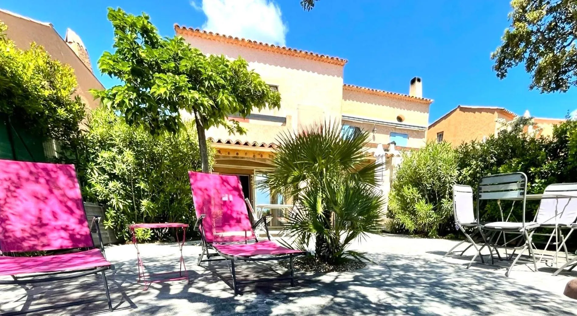 Апартаменты Loucasa Location Лес-Иссамбр 0*,
